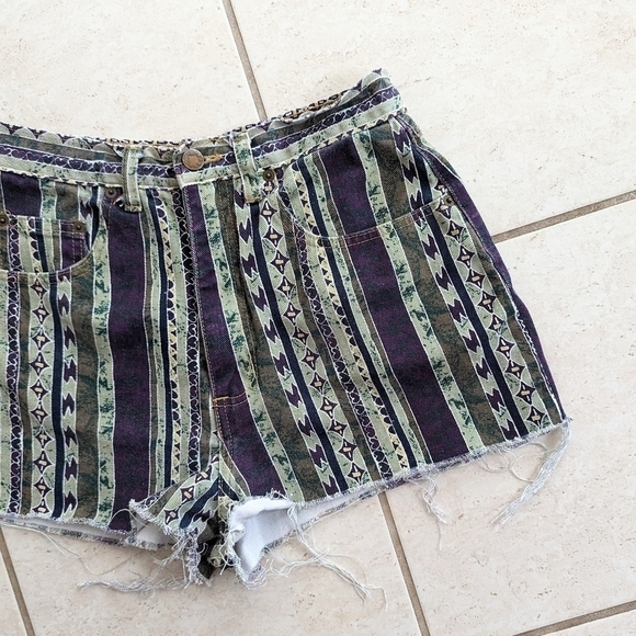 VTG Green and Purple Denim Raw Hem Stripe and Aztec High Rise Shorts - Picture 4 of 5
